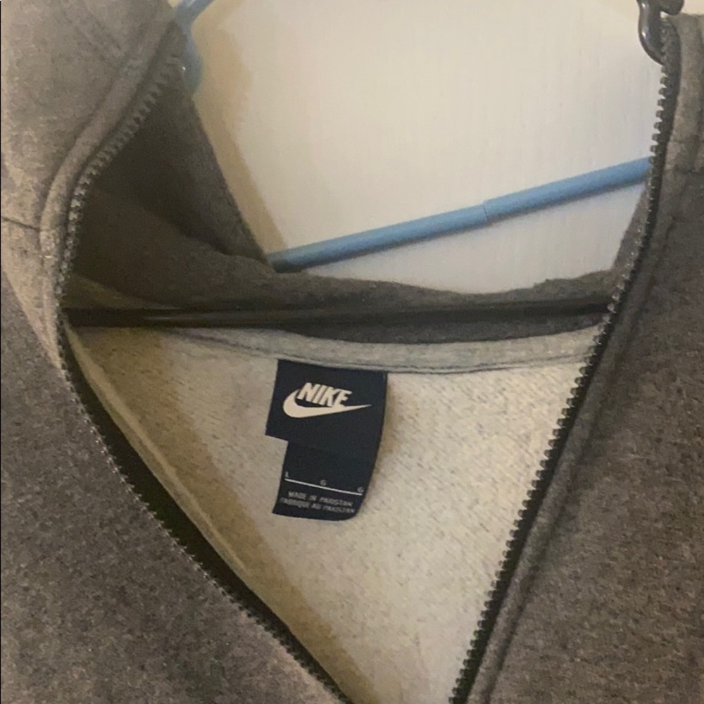 Nike jacket - Picture 2 of 3